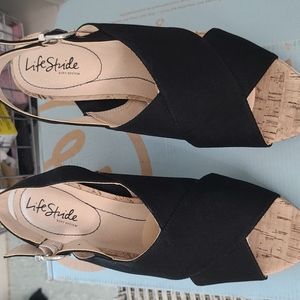 Lifestride Lara Black Canvas chunky heel slingback